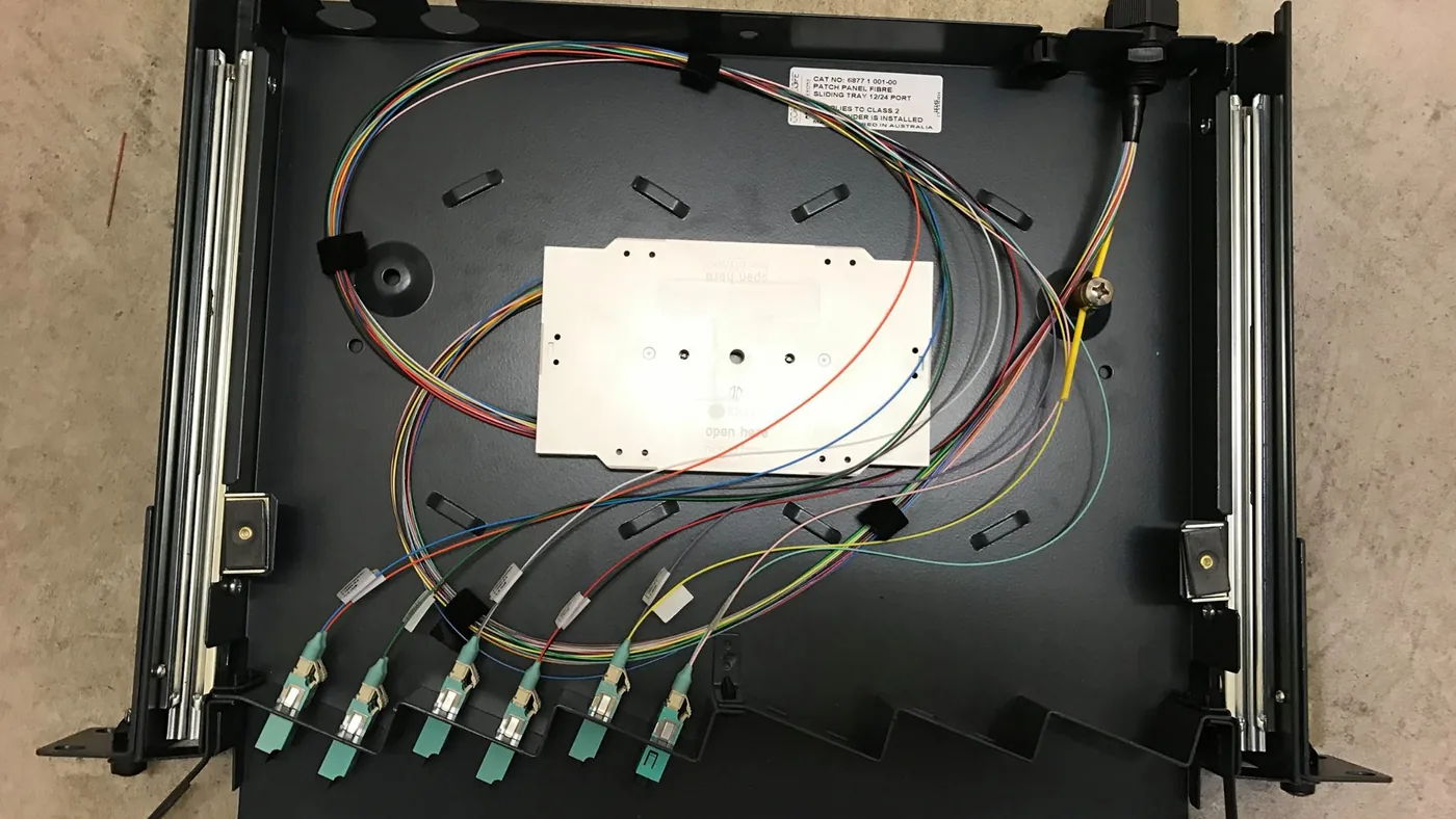 Fibre optic patch panel installation