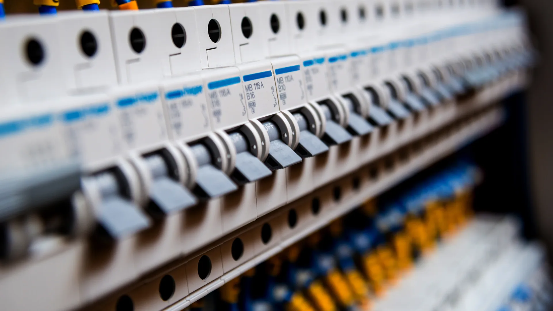 Commercial switchboard circuit breakers